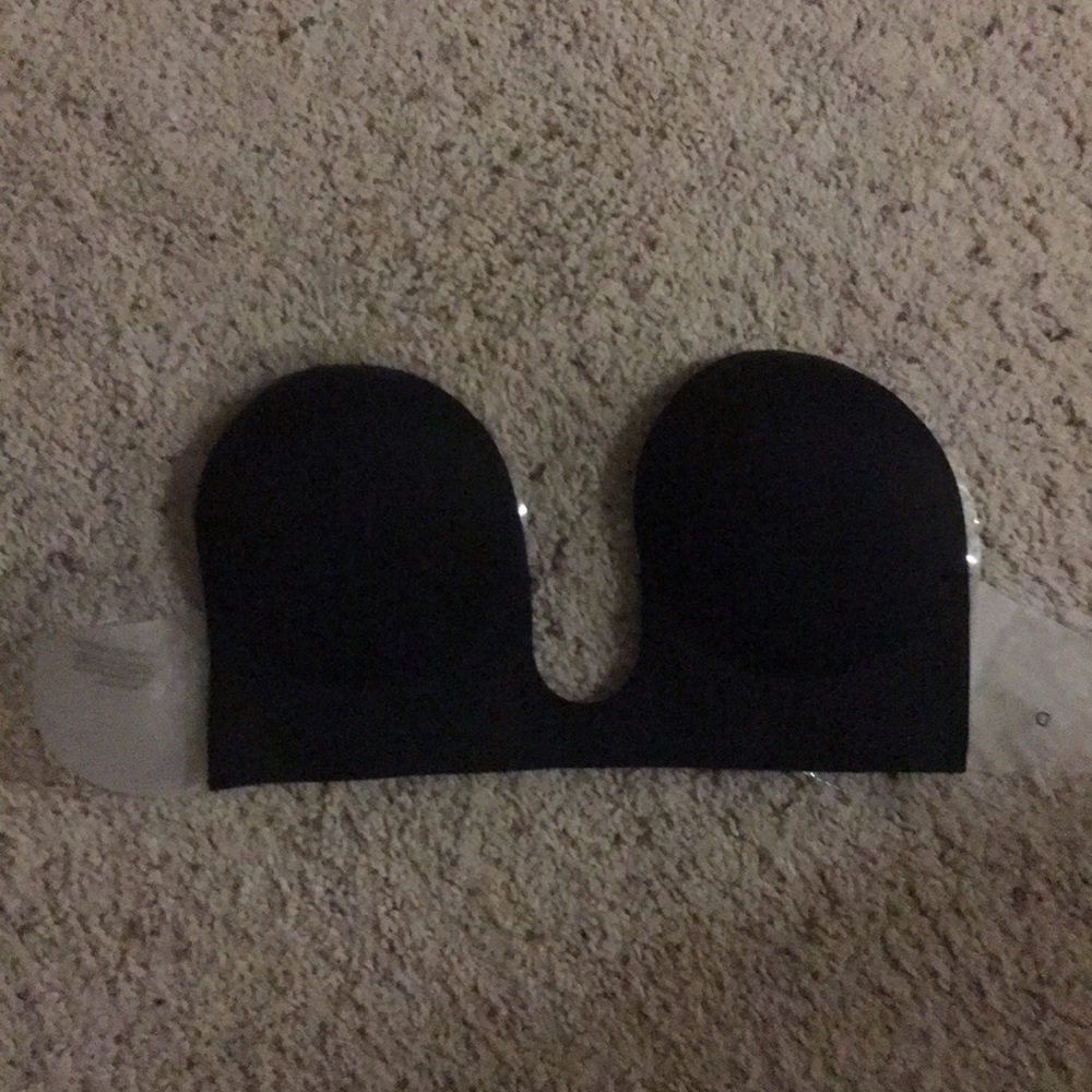 NEVER WORN VS STICKY BRA CUP SIZE D